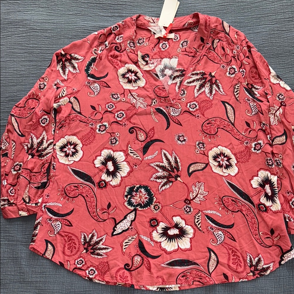 NWT MILLER WOMAN Pink Pai Blouse with Floral Design 16